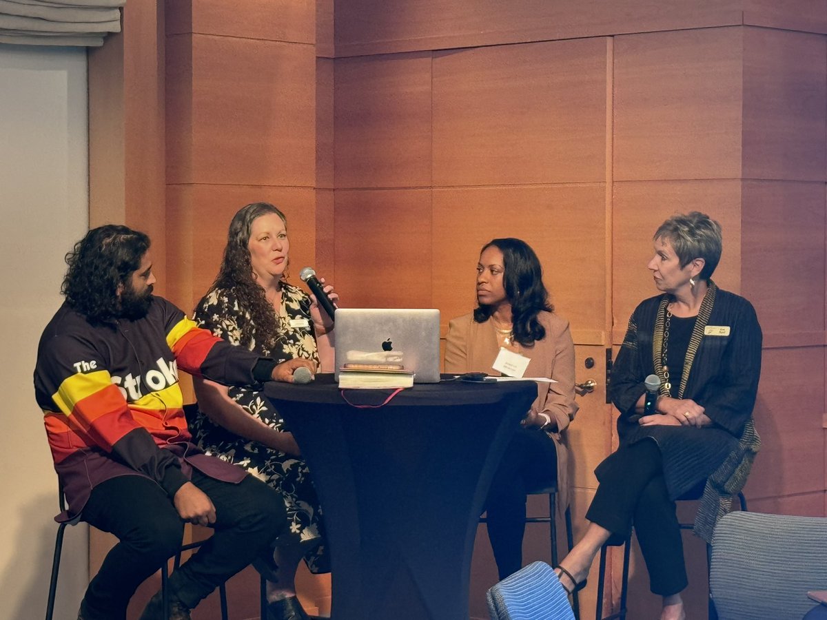 The Community Resiliency Model  helps youth deal with stress. 

Clay brains can teach children how to think about their brains 🧠. #HealingArtsAtlanta

#WorldMentalHealthDay