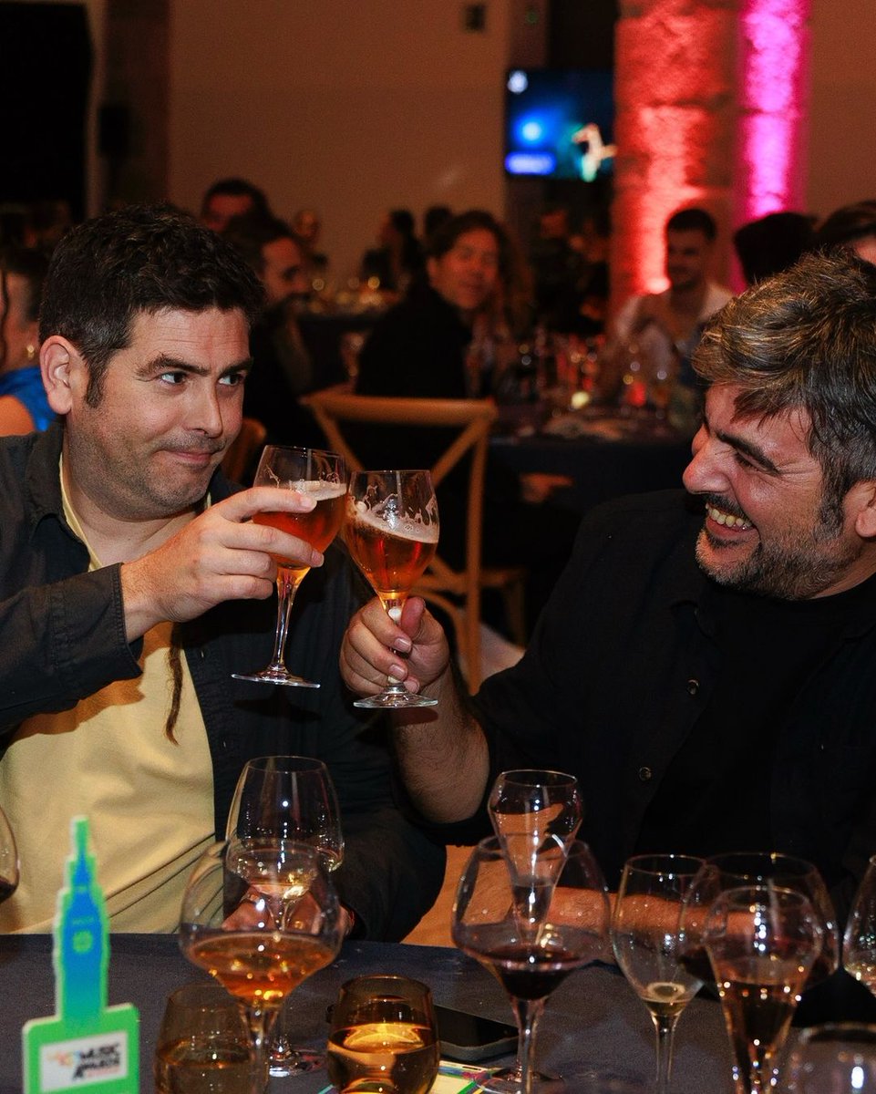 EstopaStudio's tweet photo. Por esos 25 Años 🍻 https://t.co/asbsL2OonW