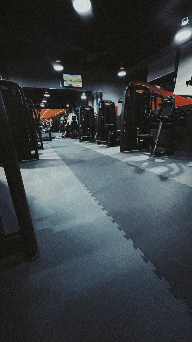 ياسلااام ع الهدوء ، بتوفيق للمنتخب ..