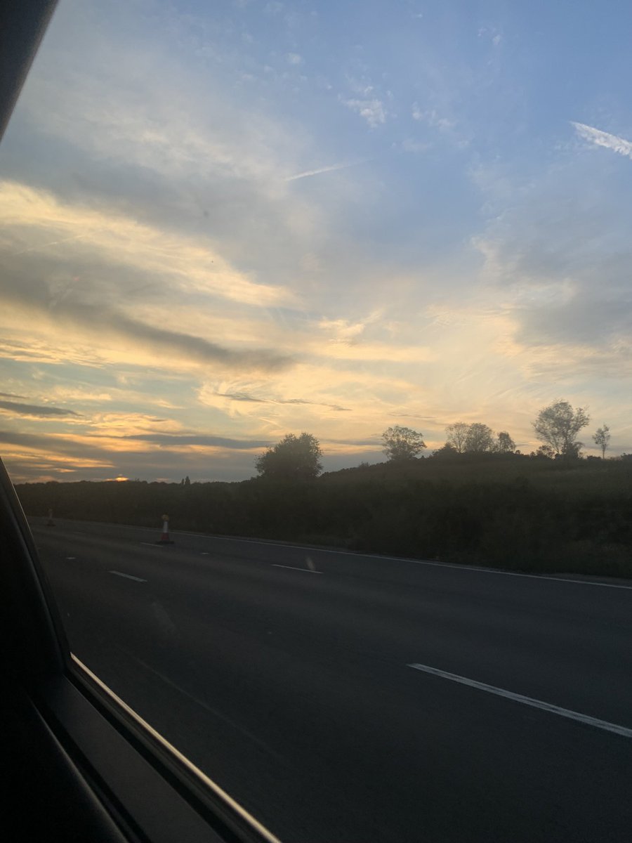 I dont have 5 friends i can comfortably tag but i didnt want to disappoint you minnow so here we are !

- last song i heard
- 7th photo in my library