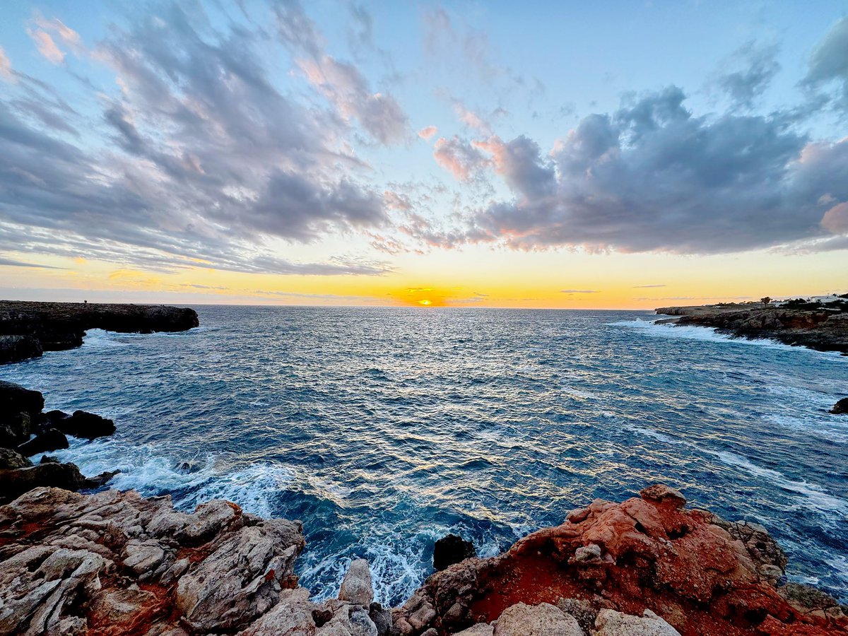 jglezdeleon's tweet photo. #Menorca es mi sitio
Y estos acantilados de #CapDenFont mi rincón https://t.co/V0yEFRjtYX