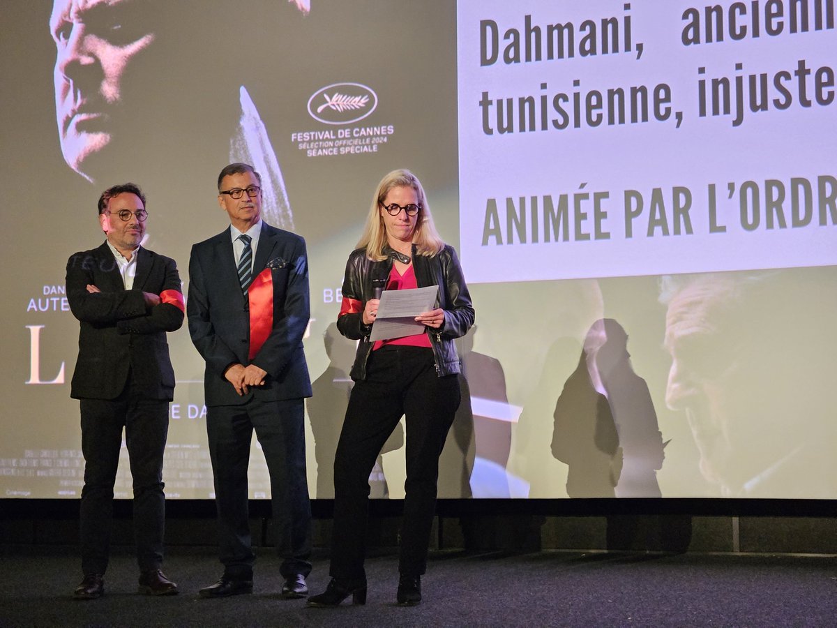 🎥Le Bâtonnier Kilani 🇹🇳 est présent avec nous ce soir pour demander la libération de Sonia Dahmani #avocats #Tunisie #barreau92 <a href="/CLamanit/">Clanet dit Lamanit</a> @FabienArakelian <a href="/lanacondor/">Lana Condor</a> <a href="/ProtectLawyers/">Observatoire international des avocats en danger</a>