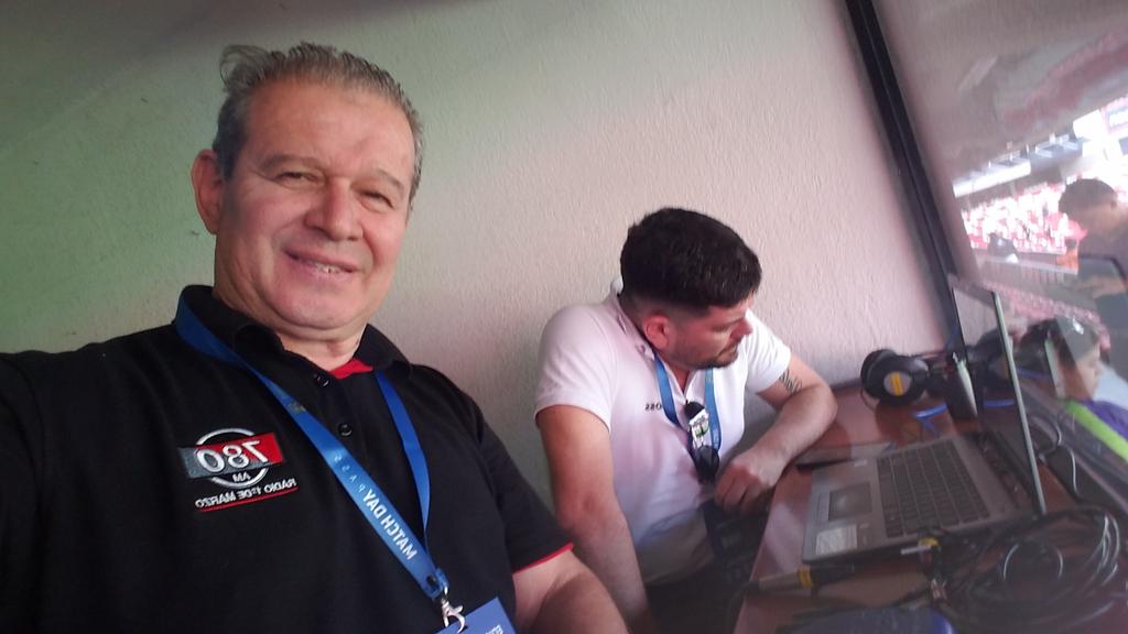 En la cabina 8 del Estadio junto a la <a href="/Albirroja/">Selección Paraguaya</a> por la <a href="/780AM/">Radio 780 AM</a> con el gran equipo de DEPORTE TOTAL <a href="/jotabernabe/">Jotita Bernabe</a>