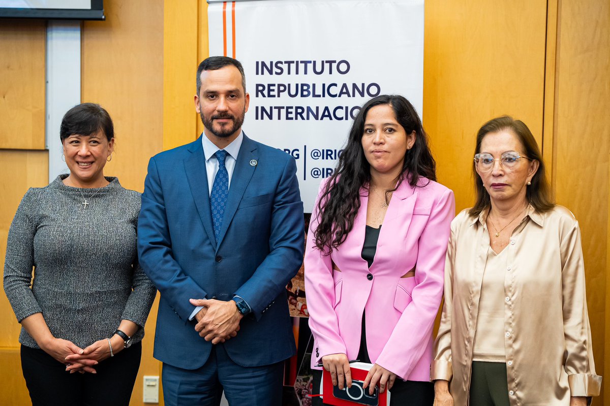 Encuentro Atlántico de Think Tanks 2024 en <a href="/AdamSmithCenter/">The Adam Smith Center for Economic Freedom</a> de la <a href="/FIU/">FIU</a> de #MIAMI.
Conversamos junto a Centa Lothy, <a href="/AbrahamCarrasq/">Abraham Carrasquilla</a> y Paulina Sánchez; sobre cómo proteger la democracia en la región y los peligros de las acciones promovidas desde ciertas organizaciones.