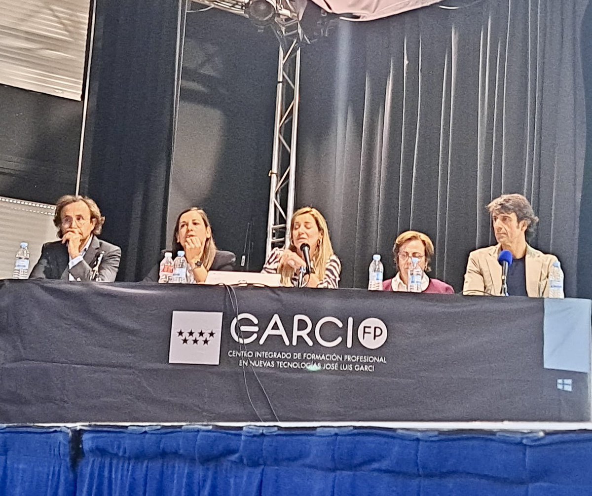 Reunión de Directores inicio de curso en la #Datnorte. Pistoletazo de salida para un nuevo curso lleno de retos y oportunidades. Gracias por vuestra colaboración siempre, y por hacer todo posible para la mejora del sistema educativo. 👏🏼