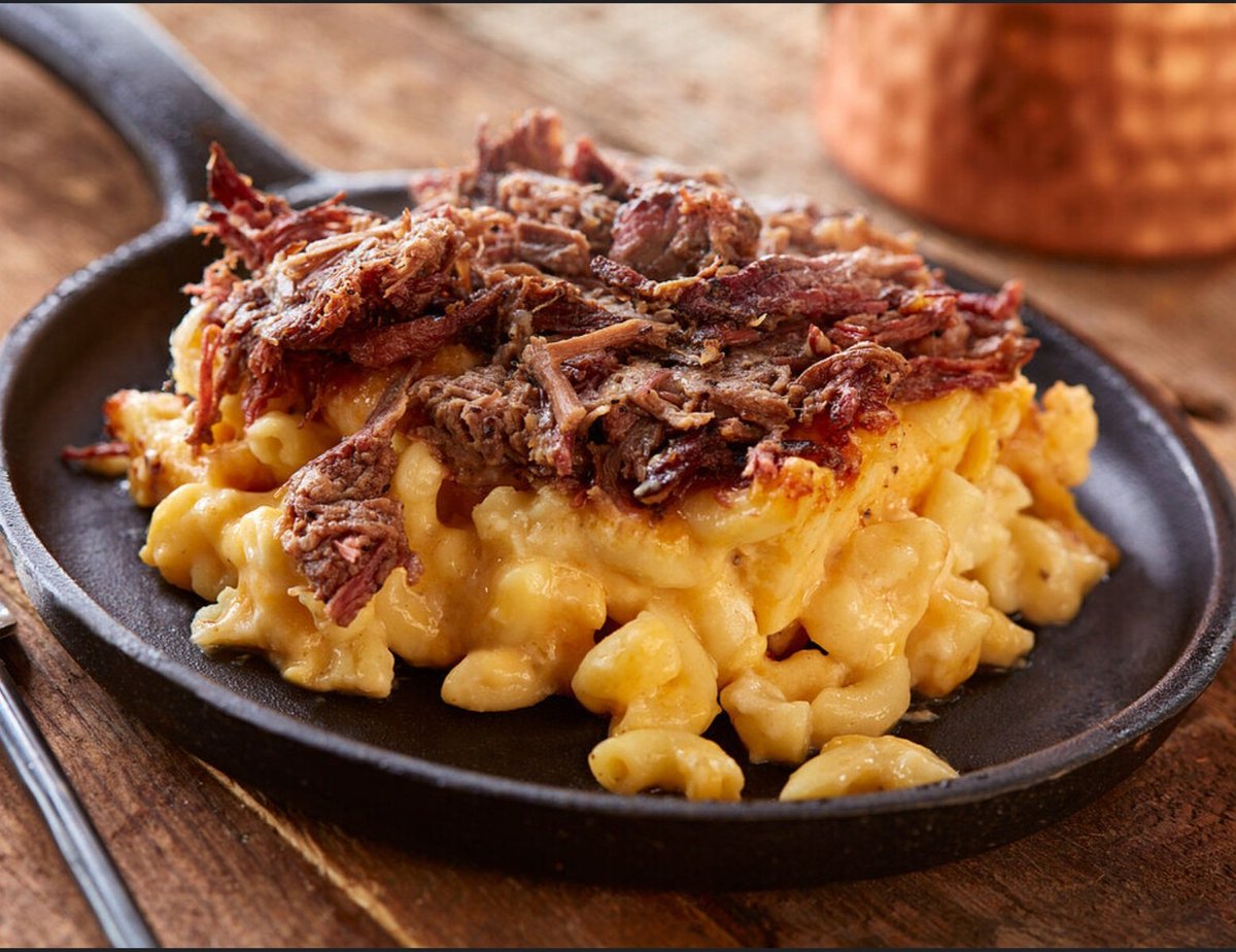 Shawn_writes's tweet photo. @L3WG_ is this the meat covered mac n cheese you were saying you might be into? https://t.co/1WWrzRjBGN