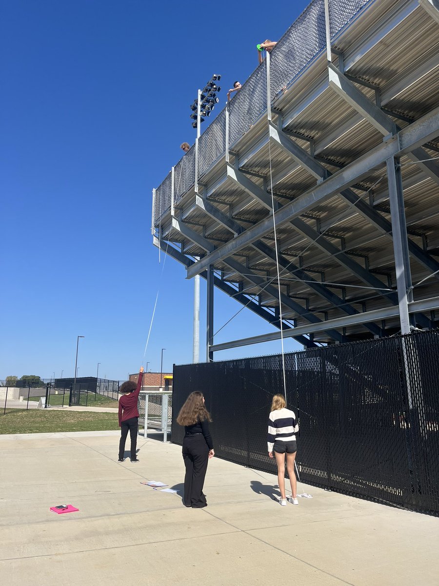 Bevill_FHN's tweet image. The finale for the Barbie doll bungee for 7th hour AP stats. Is a linear model appropriate for Barbie to have the most fun without hitting the ground. #fortheloveoflearning