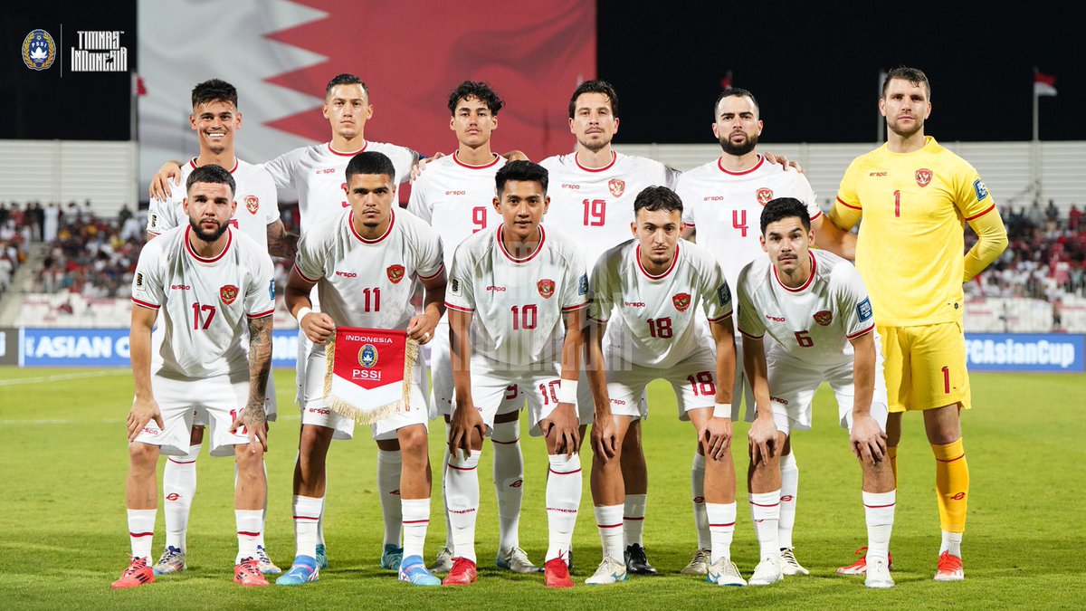 utdfocusid's tweet image. Sebelum lanjut marah-marah, mau kasi apresiasi dulu untuk pahlawan bangsa kita malam ini. 🇮🇩🥹🥰
Bisa memberikan perlawanan melawan tim yang 50 peringkat diatas kita. Mereka bahkan butuh campur tangan oil money untuk bisa sekedar nahan imbang kita. Proud.
Balas di Jakarta!…