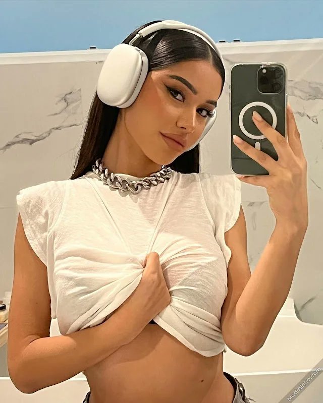 Hello there, your favorite girl is back to have lots of fun~