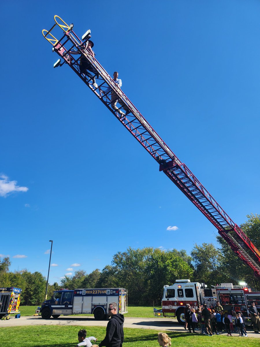 southallegheny's tweet photo. Mr. Calvert took Fire Prevention Day to new heights with Glassport's ladder truck! https://t.co/Y6RtFoeNtS