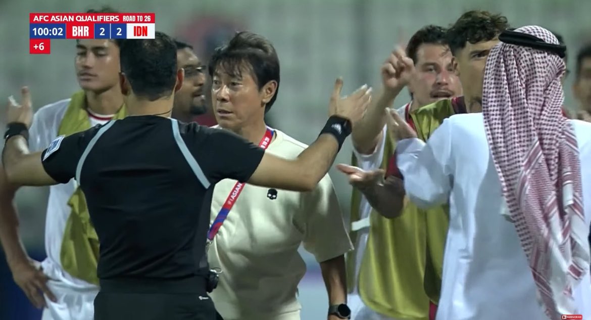 FatseyMalik's tweet photo. Desak @FIFAcom @FIFAWorldCup dan @PSSI @beritastenggara Diskualifikasi Bahrain dari Round 3 Kualifikasi Piala Dunia 2026 Zona Asia karena dua kasus saat melawan Jepang dan Kecurangan nyata lawan Indonesia. Wasit disanksi cabut lesensi sebagai wasit.

#TimnasIndonesia #TimnasDay https://t.co/oJAPgmYDw2