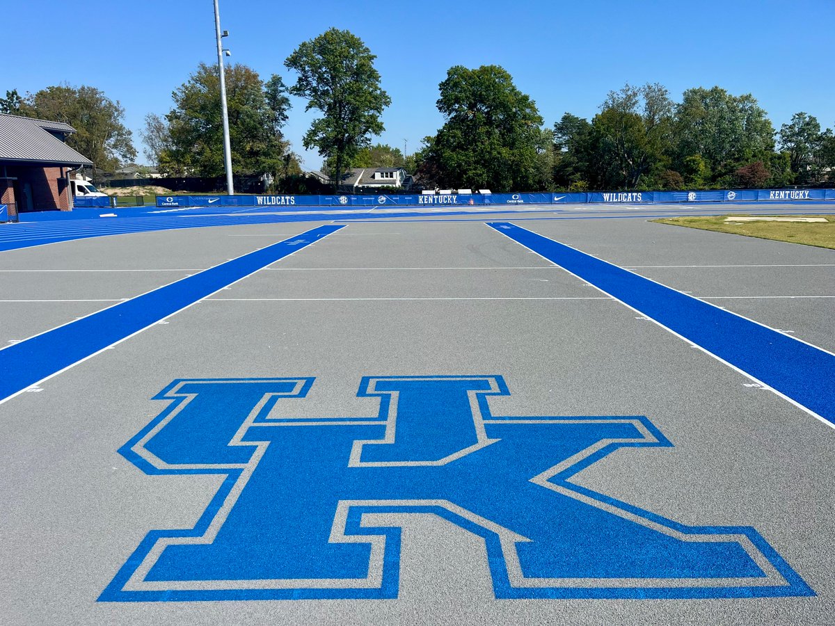 BeynonSports's tweet image. Go Big Blue!🔵😼The @universityofky Outdoor Track and Field Facility has never looked better. 🏟️We hope all the Wildcats and everyone from @KentuckyTrack enjoy the elite surfacing from @BeynonSports!🏃‍♀️💨 🏃‍♂️💨

#UKTF #UKXC #MakingFastLookGood #TrackAndField #Running #Athletics…