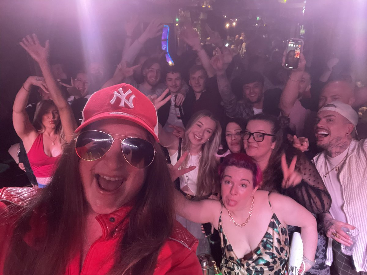 The_Honey_G's tweet image. Thank you what an amazing crowd in Pontefract, I never laughed so hard #pontefract #honeyg #galileosshowbar