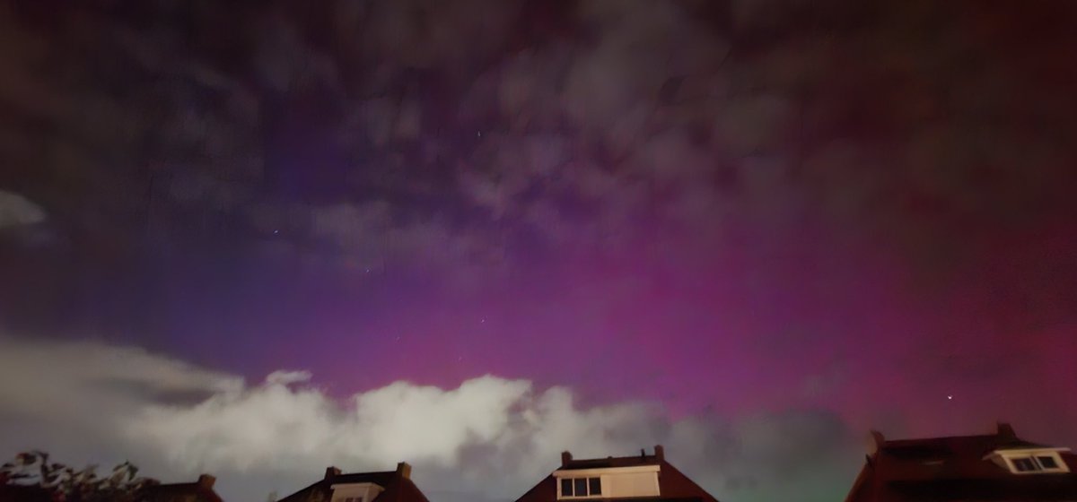 aizomamo's tweet photo. Noorderlicht, Leeuwarden. Ook vanuit de tuin was het te zien https://t.co/BjLzpTwZCB