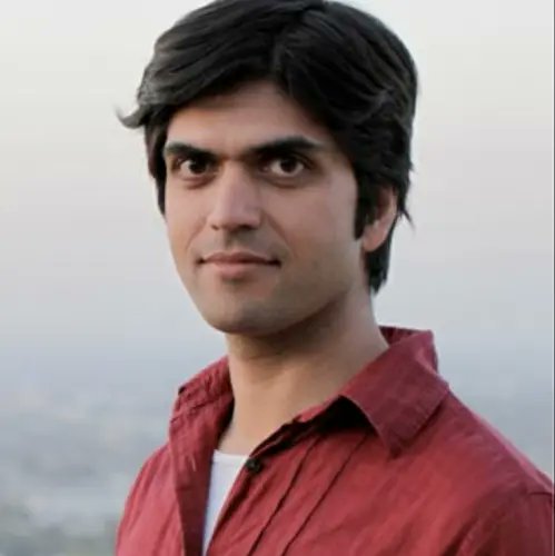 Thrilled to welcome <a href="/alokjha/">Alok Jha</a>, Science and Technology Editor <a href="/TheEconomist/">The Economist</a> and host of the Babbage podcast,  to our Advisory Board! 🎉Alok's vast experience in science communication will be invaluable in inspiring the next generation of leaders! 🧪📢