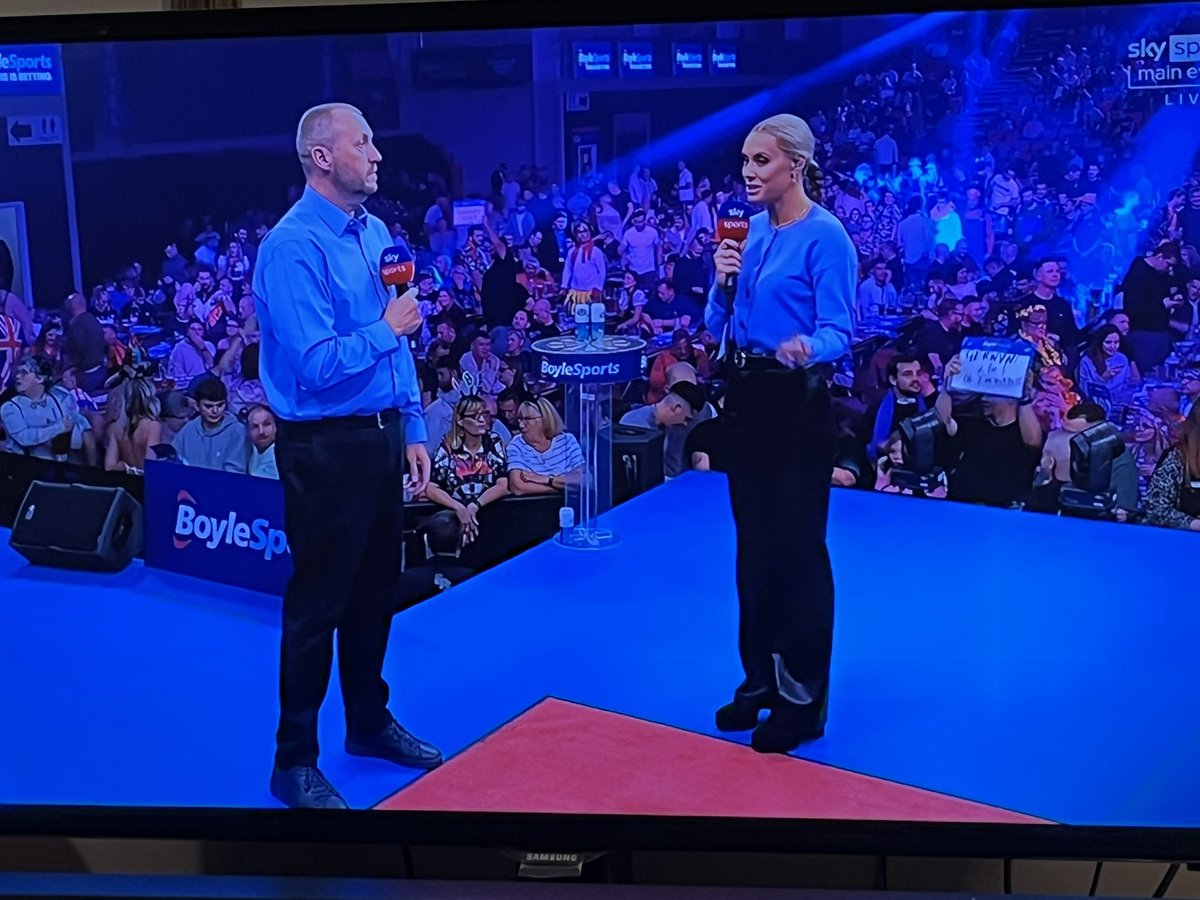 hwardy13's tweet photo. Got the work dress memo right!?! 🤣🙈#twinning @Wayne501Mardle @OfficialPDC  @SkySports https://t.co/d3vBKs6bo5