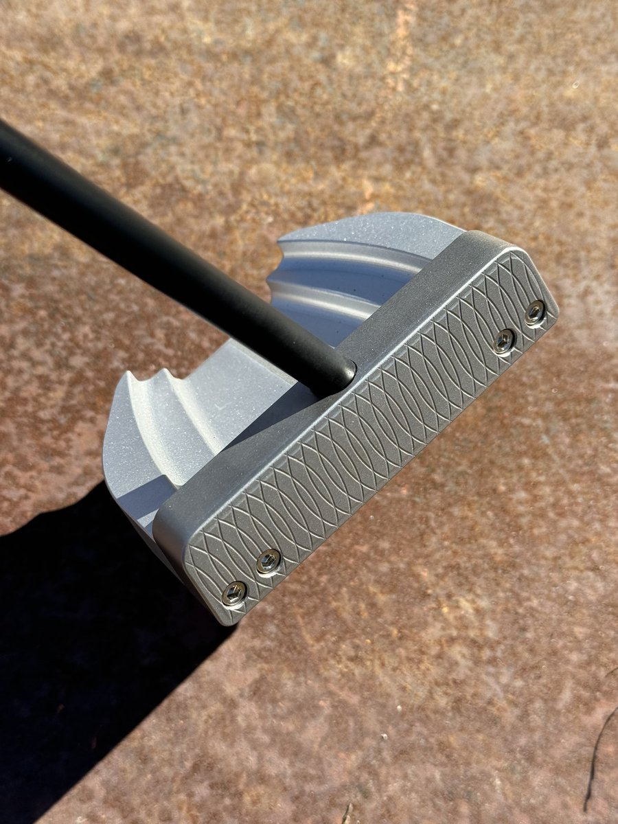 tim6918's tweet photo. Lefty Love! Where my lefties at? Center shafted combo here for the south paws.
#motorcitymachining #cncmachined #instamachinist #machiningfordollars #golfcollection #cncporn #cnc #putter #putterporn #putters #golf #cncmachining #customputters #golfswag #lakesputterco https://t.co/LvzeBRWgZO