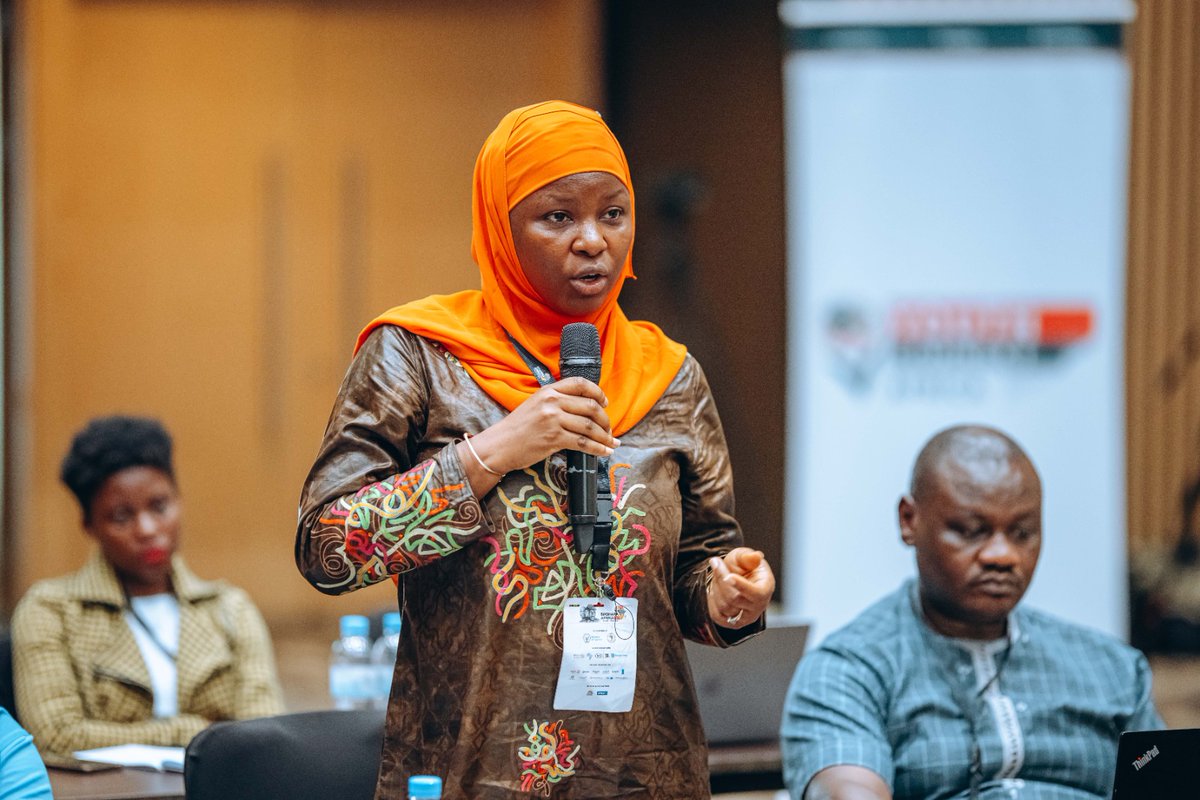 UNDPSierraLeone's tweet image. "Let's expand our horizons. I urge fellow entrepreneurs to explore cross-border markets, fostering collaboration, trade, &amp;amp; a more interconnected future."

Haja Dalanda Masally, CEO of  @sheaandmor ,  @UNDPSierraLeone  supported SME speaking on Day 2  of  the #BiasharaAfrica2024.