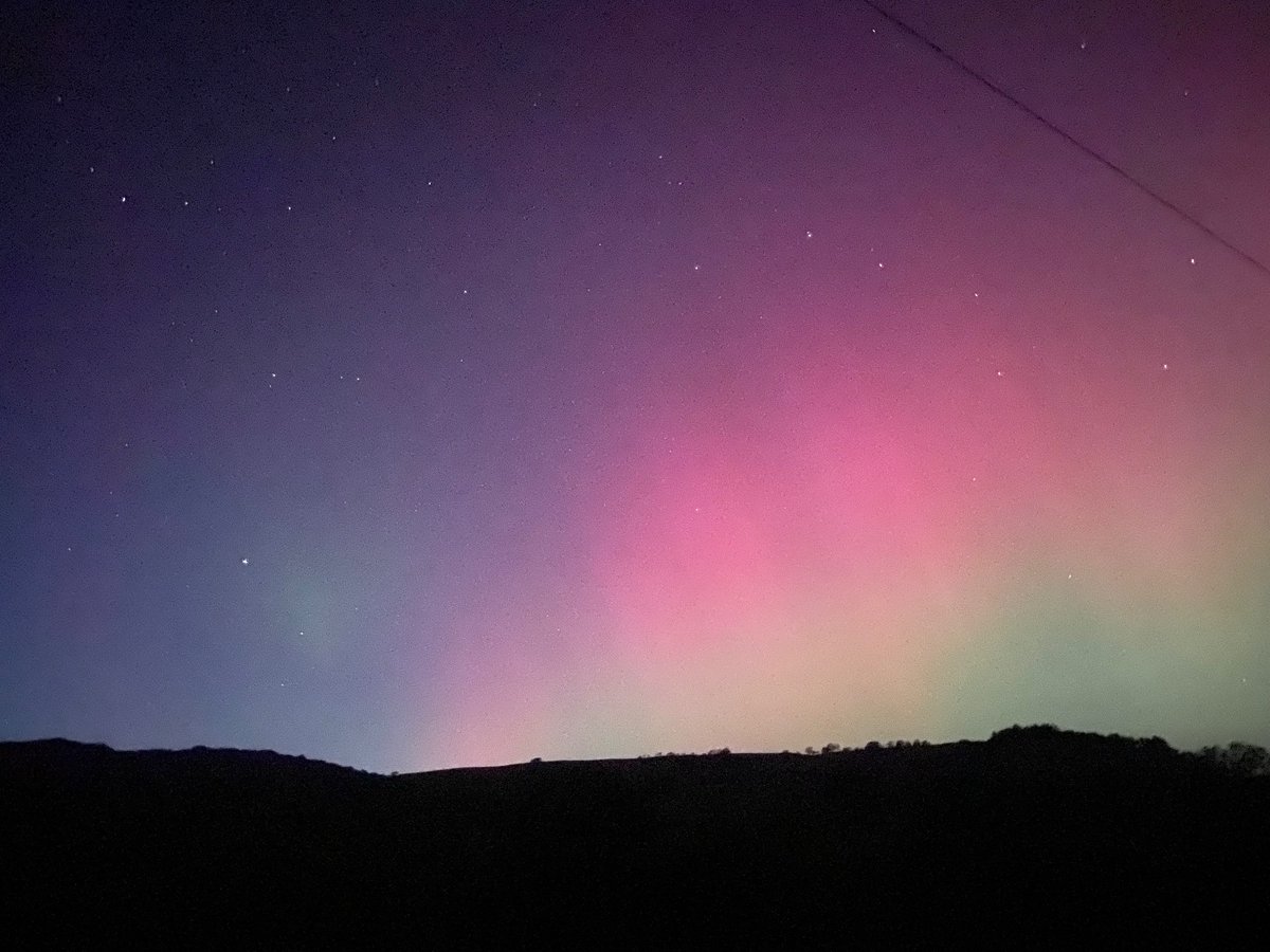 Dim geiriau.
No words.

#Goleuadau’rGogledd 
#AwyrDywyll