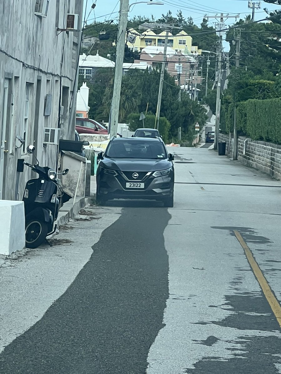 Avaa_rose's tweet photo. @BermudaPolice can we address the long-standing issue of these residents parking illegally on the main road. They have a back yard and refuse to use it. Please issue tickets and stop this behavior. https://t.co/qSuuE9c74t