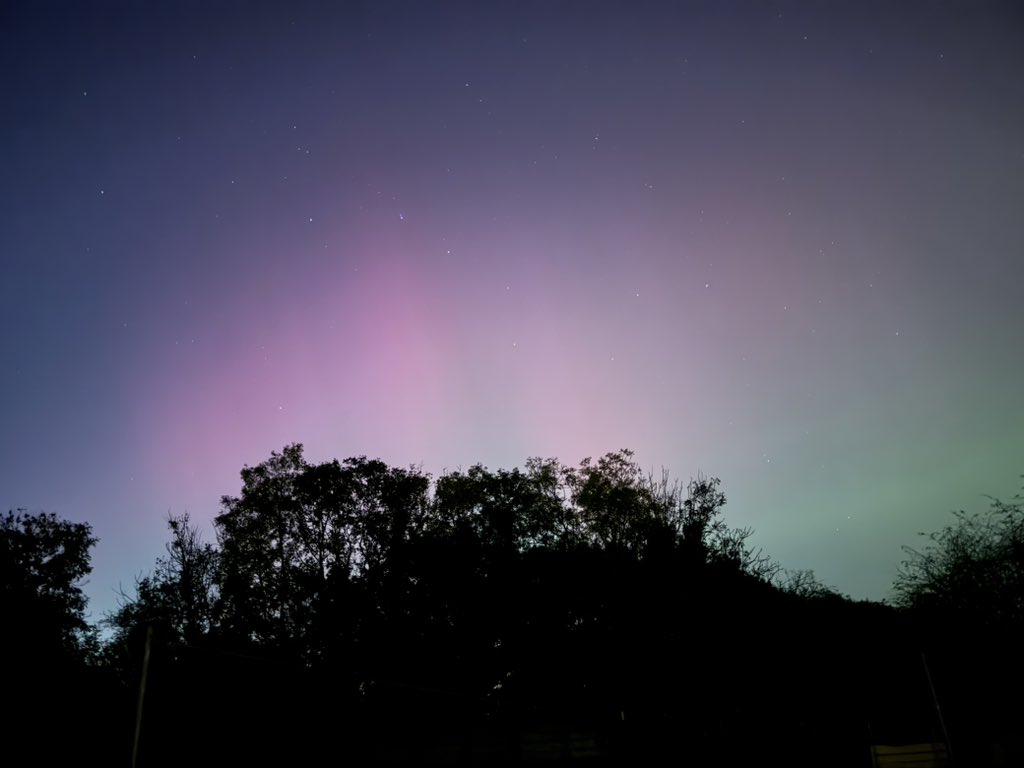 Maryc989's tweet photo. Fabulous Northern Lights https://t.co/gEhafsj9md