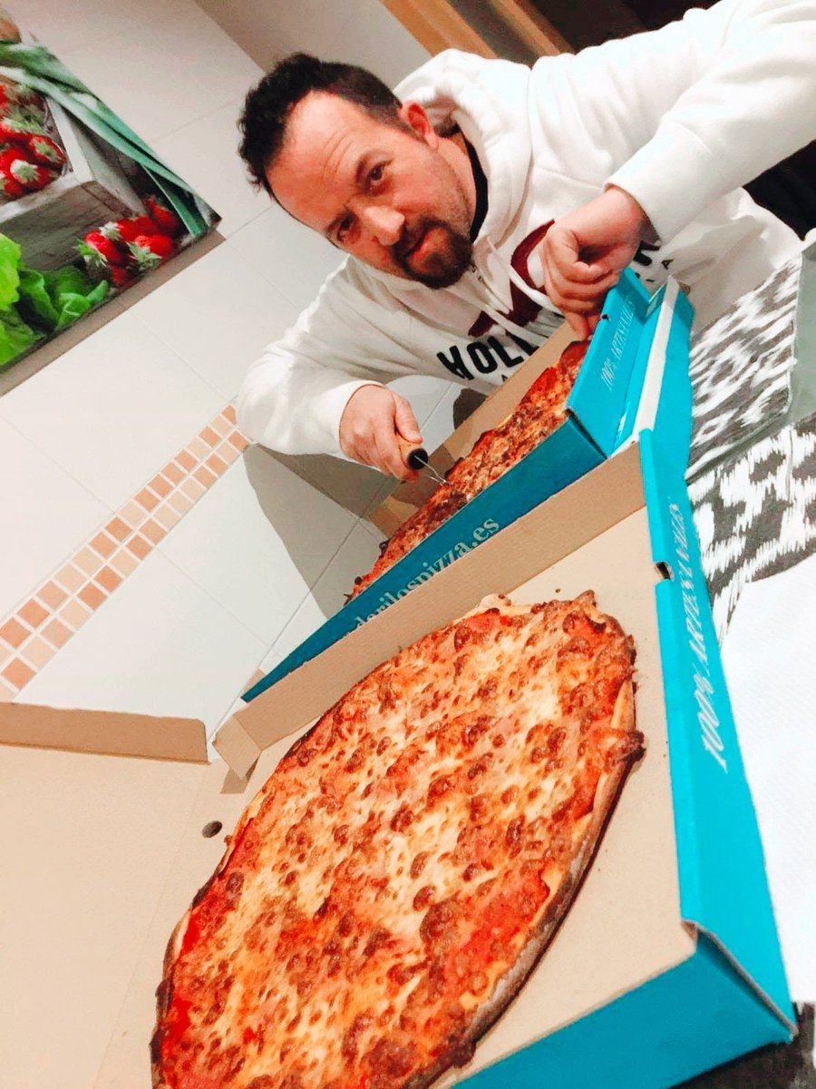 DarilosSesena's tweet photo. Queríamos agradecer a nuestro amigo @deivitdeejay su confianza durante tantísimos años.
🫶🏻🥰🫶🏻

Gracias por disfrutar de nuestras #pizzas y mil gracias más por tus interacciones vía RRSS. 😉

#DarilosPizza, los auténticos #MaestrosPizzeros de #Seseña https://t.co/9nKwLW6TRq