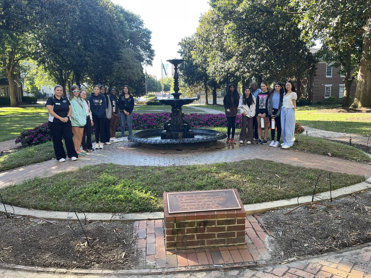 spa_noqo's tweet photo. Students @HollyGroveMS toured @WPeaceU to learn about academic programs, admission requirements, and student life at the post secondary level. These students are destined for success! @WakeEdNews @RTennie @CTEforNC @ncpublicschools @WCPSS https://t.co/TLl1MIuQ0D