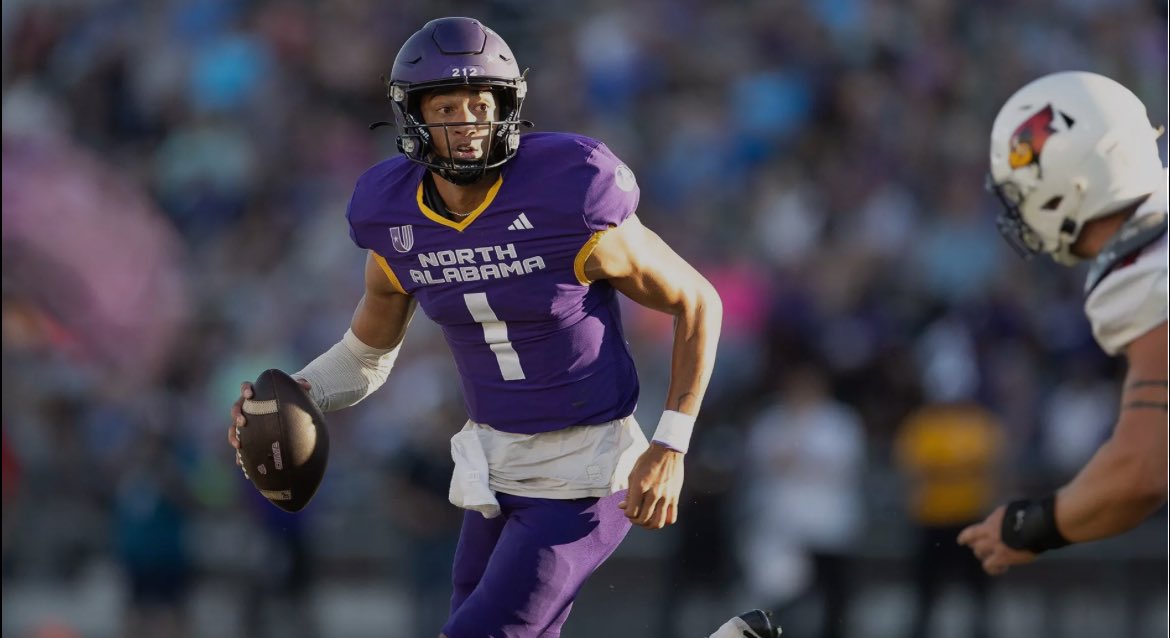 BrockStomps's tweet photo. Blessed to say I have received a d1 offer (pwo) from North Alabama! @DeLockett @BrentDearmon @FootballGBHS @coachstomps @QBHitList https://t.co/YfdqwIsfuZ