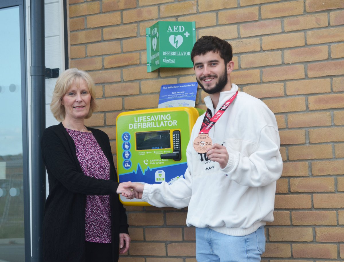 DonateForDefib's tweet image. Today we launched the defibrillator at Locking Parklands Medical Centre, with Tom, who back in April 2024, ran the TCS London Marathon raising funds for defibrillators.

Visit: donatefordefibwsm.co.uk/toms-fundraisi… to find out more!

Thank you! 
#CardiacArrest
#RestartAHeart
#TCSLondonMarathon