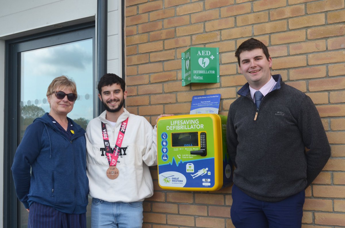 DonateForDefib's tweet image. Today we launched the defibrillator at Locking Parklands Medical Centre, with Tom, who back in April 2024, ran the TCS London Marathon raising funds for defibrillators.

Visit: donatefordefibwsm.co.uk/toms-fundraisi… to find out more!

Thank you! 
#CardiacArrest
#RestartAHeart
#TCSLondonMarathon