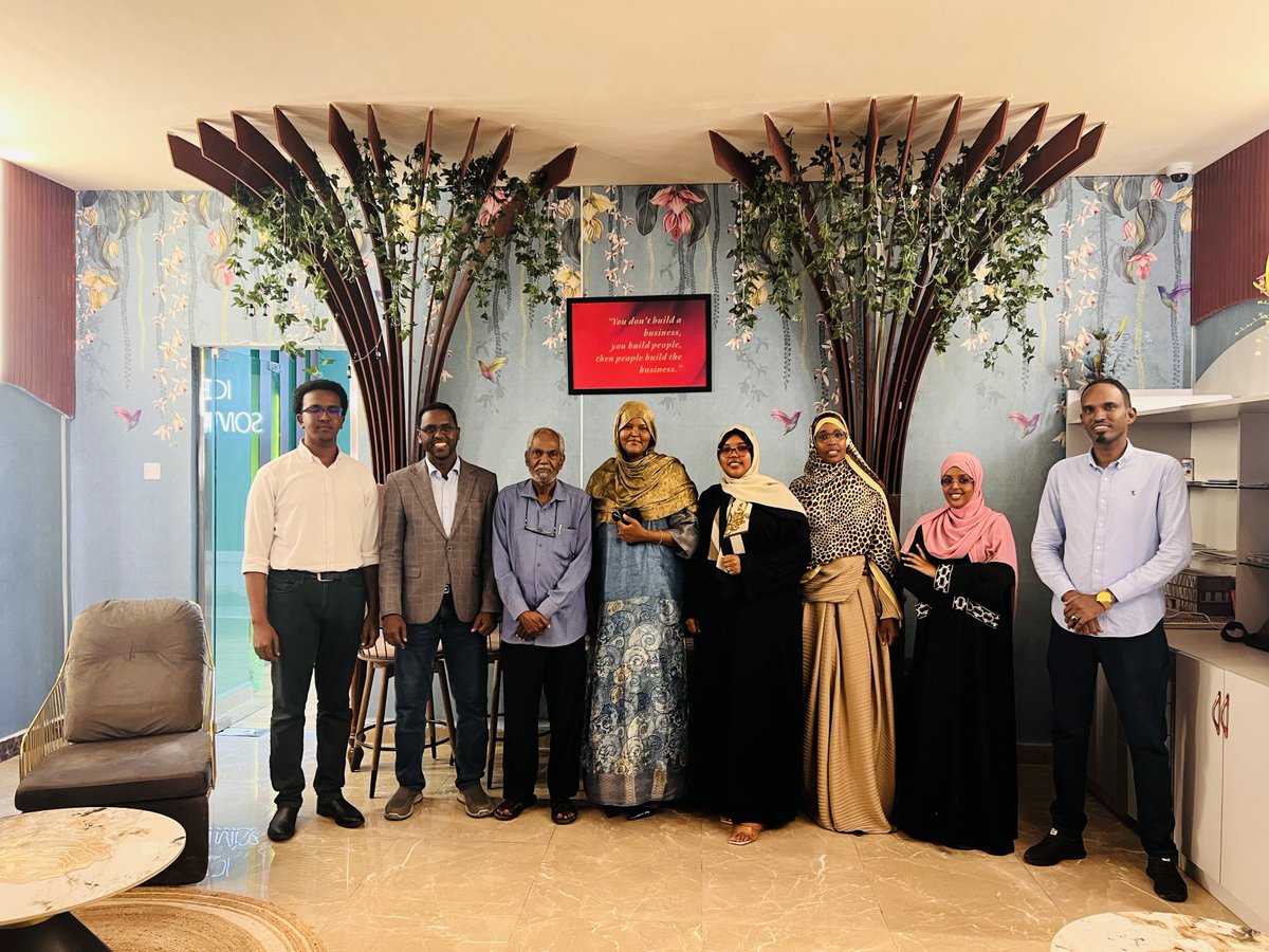 Martida qiimaha leh ee lagu casuumay bandhiga Maalinta Akhrisqoroaalka oo ku beegneeyd isniintii september 9, 2024 ayaa waxaa si milgo iyo maamuusleh loogusoo wareejiyay xafiisyada iyo xarumaha jaamacadda SIMAD