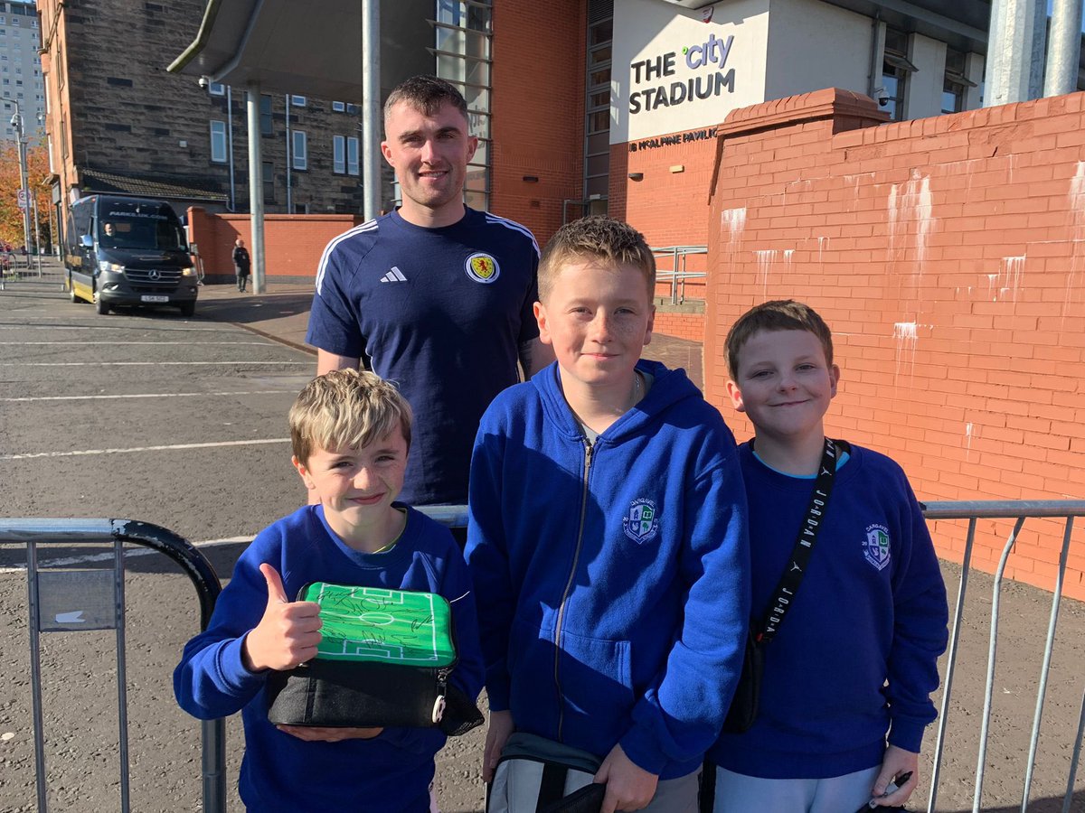 Dargavel Primary School tweet media