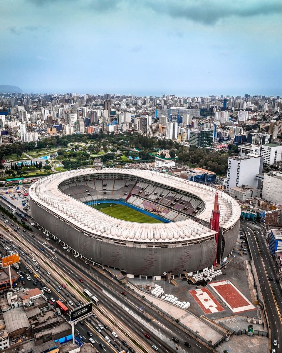 PopHubOfficial's tweet photo. BREAKING RECORDS!

@shakira becomes the only female artist in Peru's history to sell over 92K tickets at the National Stadium of Lima.

The Colombian singer will bring her "Las Mujeres Ya No Lloran World Tour" on February 16th and 17th 2025, gathering around 46K people each day. https://t.co/yhMfc4ljVi