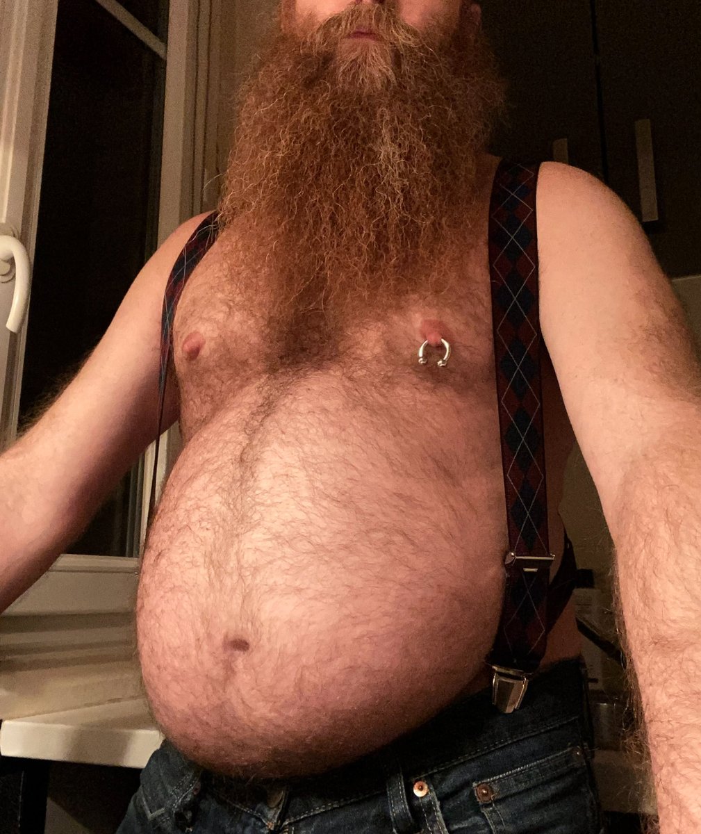 BellyOnly's tweet photo. My belly!🐖
Mon bide!🐖

#belly #hairybelly #dadbelly #daddybelly #hairy #nipples #piercing #beard #bearded #redbeard #redhair #dad #daddy #hairychest #chest #weight #fat #gainweight #bear #gaybear #gay #gut #gainer #bellygainer https://t.co/BuDN4xD61e