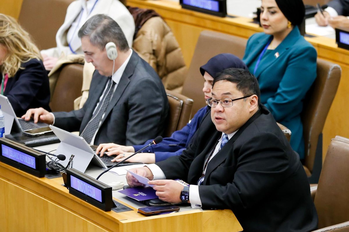 In #UNGA79 #3C 🇺🇳 Indonesia 🇮🇩 on behalf of ASEAN emphasized steadfast commitment for children’s rights

“To us, children are the promise for humankind” expressed Amb. Hari Prabowo 🇮🇩

Resilience, investment, and multilateral reform are needed to ensure the future of all children
