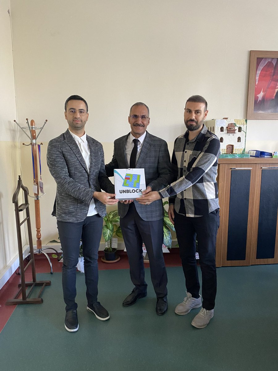 TÜGVA İl Başkanı sayın Abdullah TETİK okulumuzu ziyaret ettiler.<a href="/TugvaSiirt/">TÜGVA Siirt</a> <a href="/mirzatetik78/">Mirza TETİK</a> <a href="/Siirtsbl/">Siirt Sosyal Bilimler Lisesi</a>