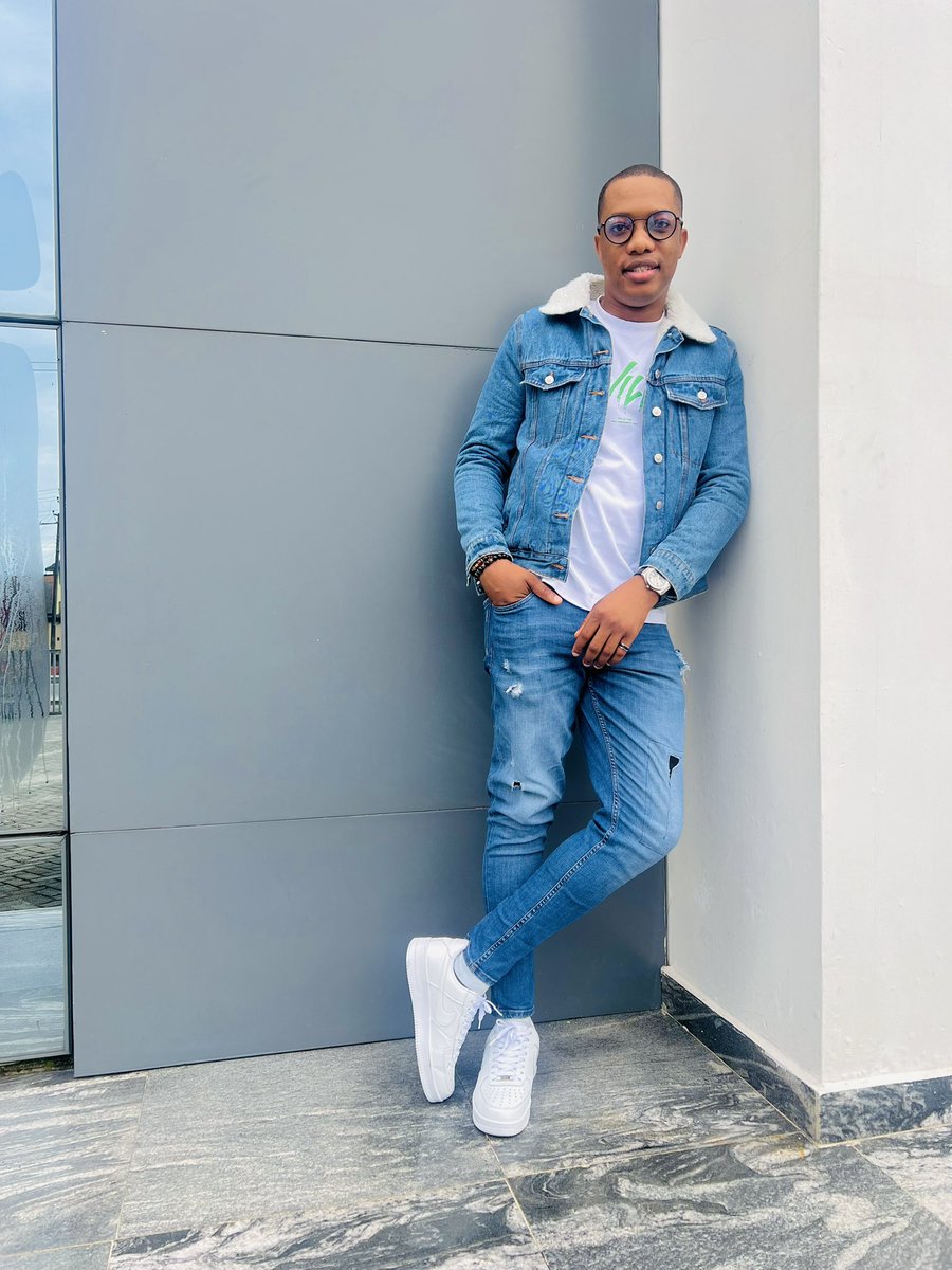 Gen_aladin's tweet photo. Who knew blue would look this good on me😁

🩵🤍🩵
📸 @mcwaff24 https://t.co/U1VfBa4wP0