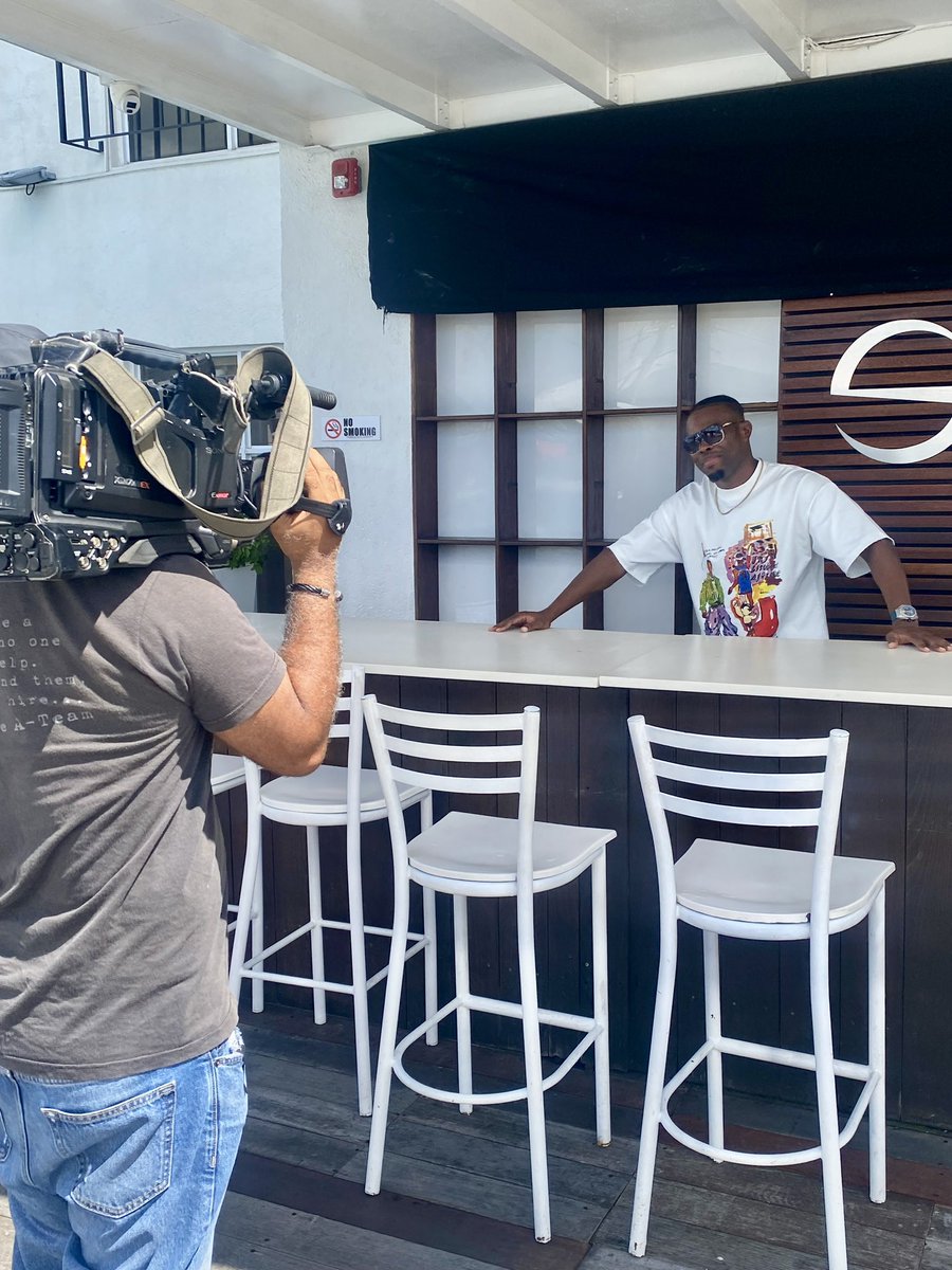omimusiconline's tweet photo. Tune in tomorrow at 8:30 pm EST for my interview with @TVJ_ER Entertainment Report 😎 We’re taking about 10 Years of Cheerleader, the #CheerleaderAnniversaryTour and my new single “Poker Face” 🎶

 @OufahMusic https://t.co/bQolCrvJY6
