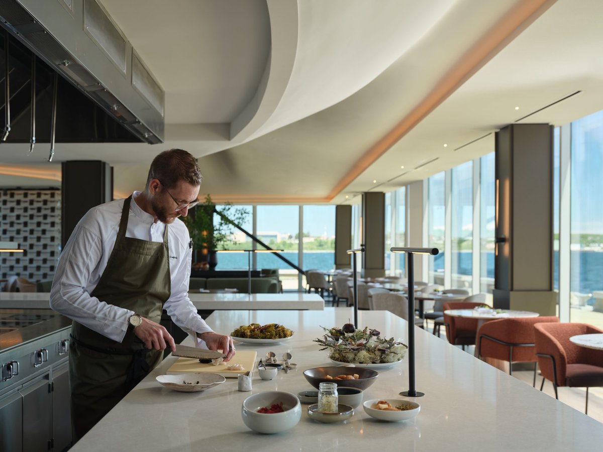 JadeRange's tweet image. This kitchen is officially up and set for action! Let the cooking adventures begin! 🔥🍳

#jaderange #commericalkitchenequipment #commercialkitchendesign #middleby #restaurantdesign #restaurantkitchen