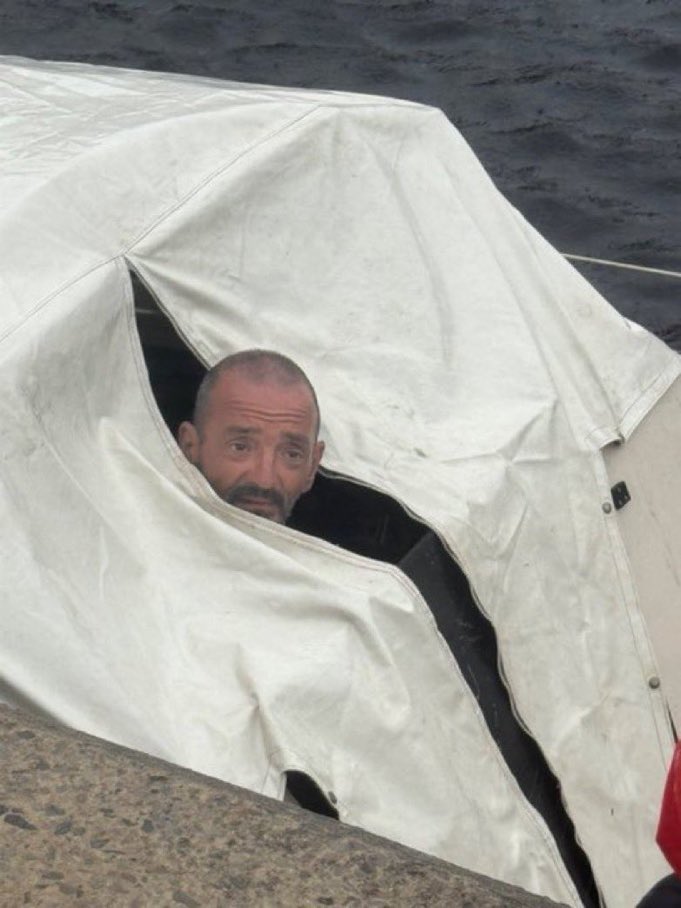 CJsaysit's tweet image. Me when I overhear my friends cooking up a nasty 5 leg parlay