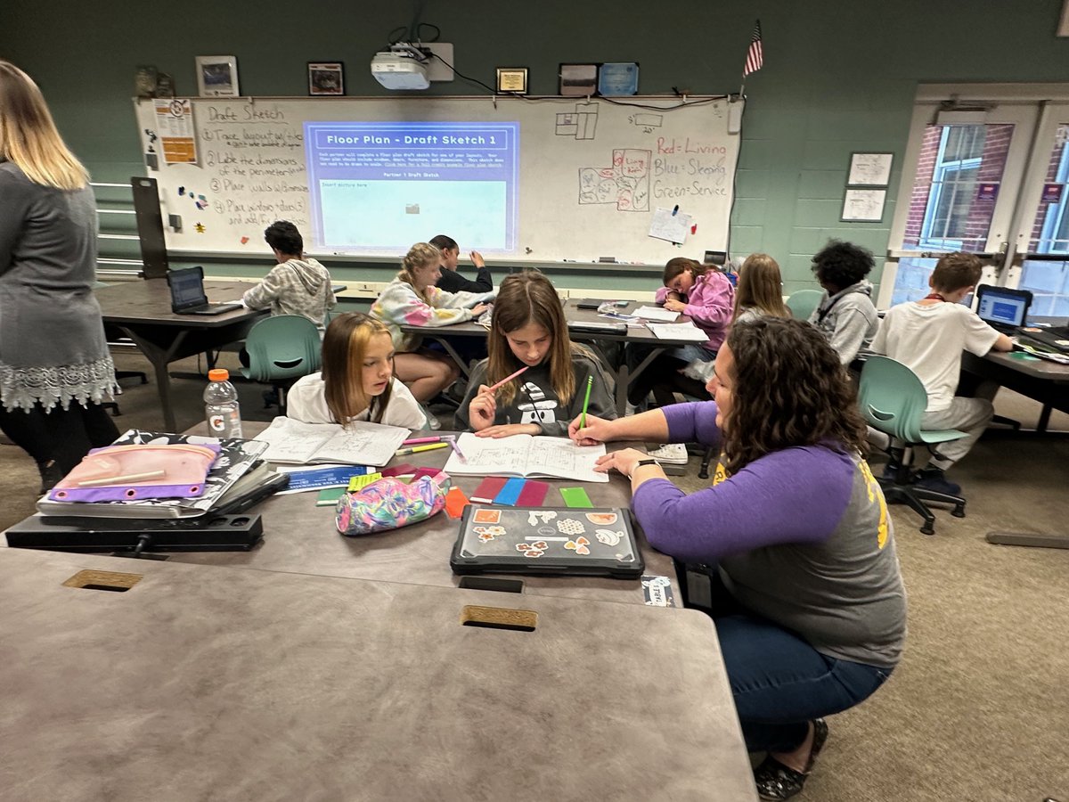 LkwdSchools's tweet photo. Today, educators from as far as Columbus visited @LkwdGarfield to observe our Project Lead the Way program MS program! Huge shoutout to rock star teachers @HINeSMnSTEM &amp; @HardingSTEM's Erin Andrzejewski for their amazing work. Proud to showcase the talent of our students &amp; staff! https://t.co/WAzzKYSzkI