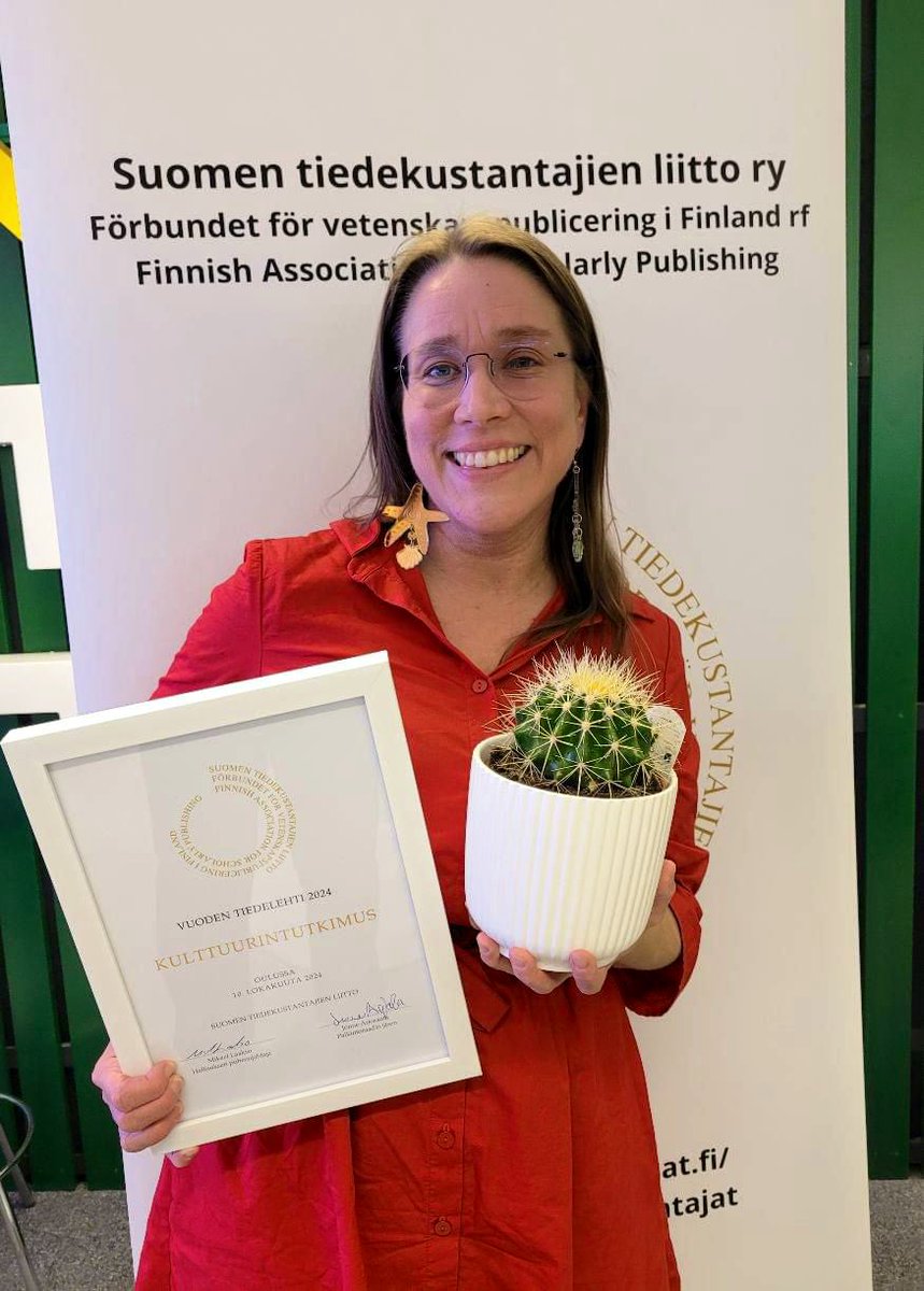 Kulttuurintutkimus on Vuoden tiedelehti 2024! ✨ Kiitos rajoja ylittävälle, rohkealle, intohimoisen sitoutuneelle ja inspiroivalle lehdentekijöiden, vertaisarvioijien ja lukijoiden yhteisöllemme! ❤️ tiedekustantajat.fi/tiedotteet/vuo…