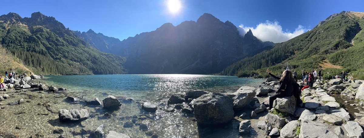 Scoob100's tweet photo. Morskie Oko, the green lake in the Tatra mountains. #poland #mountain #landscape #perfectspotforlunch https://t.co/hJGx8UwELG