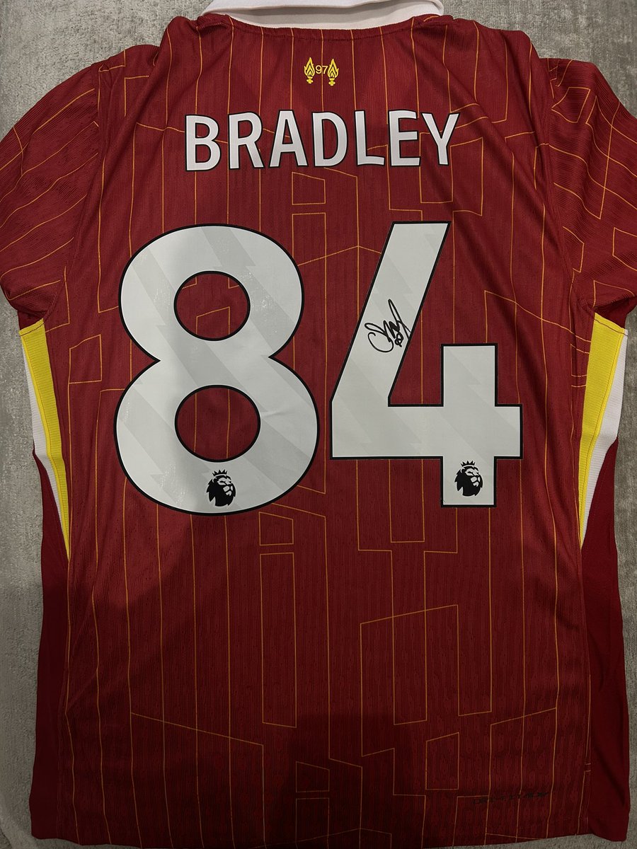 supersignatures's tweet photo. Liverpool signed shirts for sale.. all come with photo proof https://t.co/t22SVs7h52