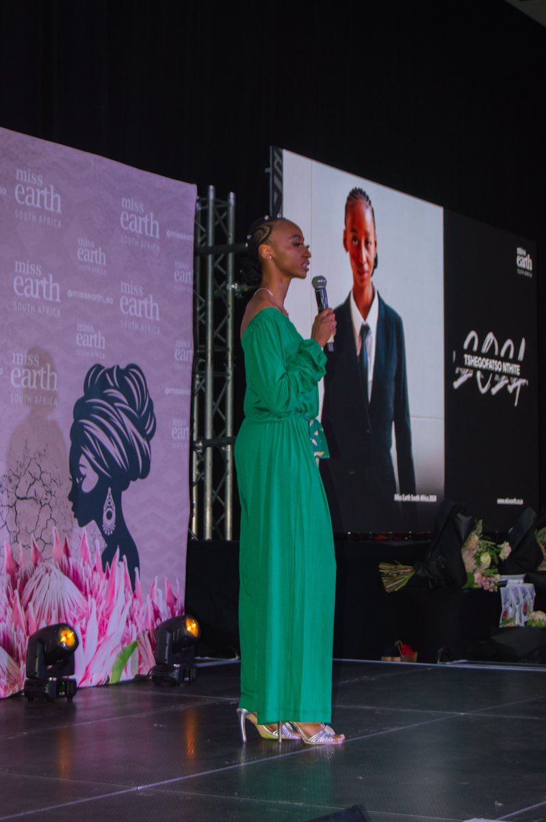 _fatsonthite's tweet image. About five days ago, I stood on a stage of my very first pageant to make it to the finale. It has been a life-changing journey that I will never forget. Thank you
@missearth_sa , for welcoming me with open arms and seeing my potential💚 

Photography by Khumo Nthite

#missearthsa