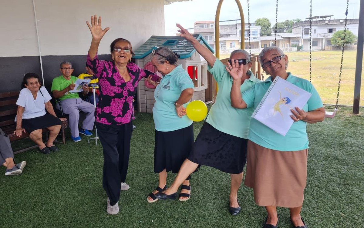 Salud_Guayas's tweet photo. Identificar y validar las emociones ayuda a mantener un equilibrio físico y mental. 🤍🧑‍🦲🧓 Por conmemoración del Día Mundial de La #SaludMental, se realiza taller "Expresa tus emociones" dirigido al Culb de Adulto Mayor del Centro de Salud #Samborondón. 

#ElNuevoEcuadorResuelve https://t.co/Tx2lLO9ldB
