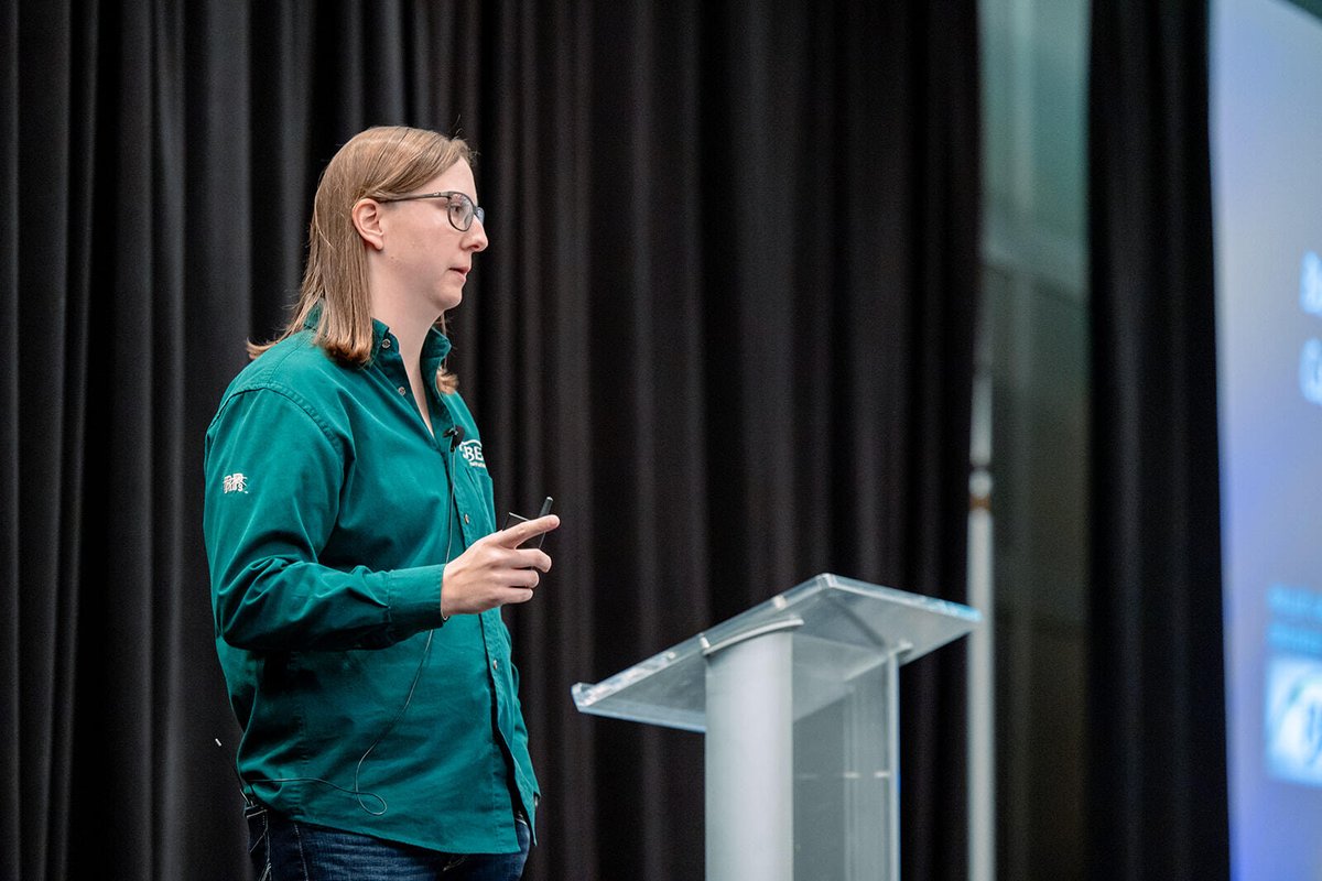 IQGeo_software's tweet image. Hallee Childress takes to the stage to explain why Bolivar Energy Authority relies on the IQGeo software to manage their electric and fiber network. 

#IQGeoMeetup #BuildingBetterNetworks #FiberNetworks #ElectricNetworks