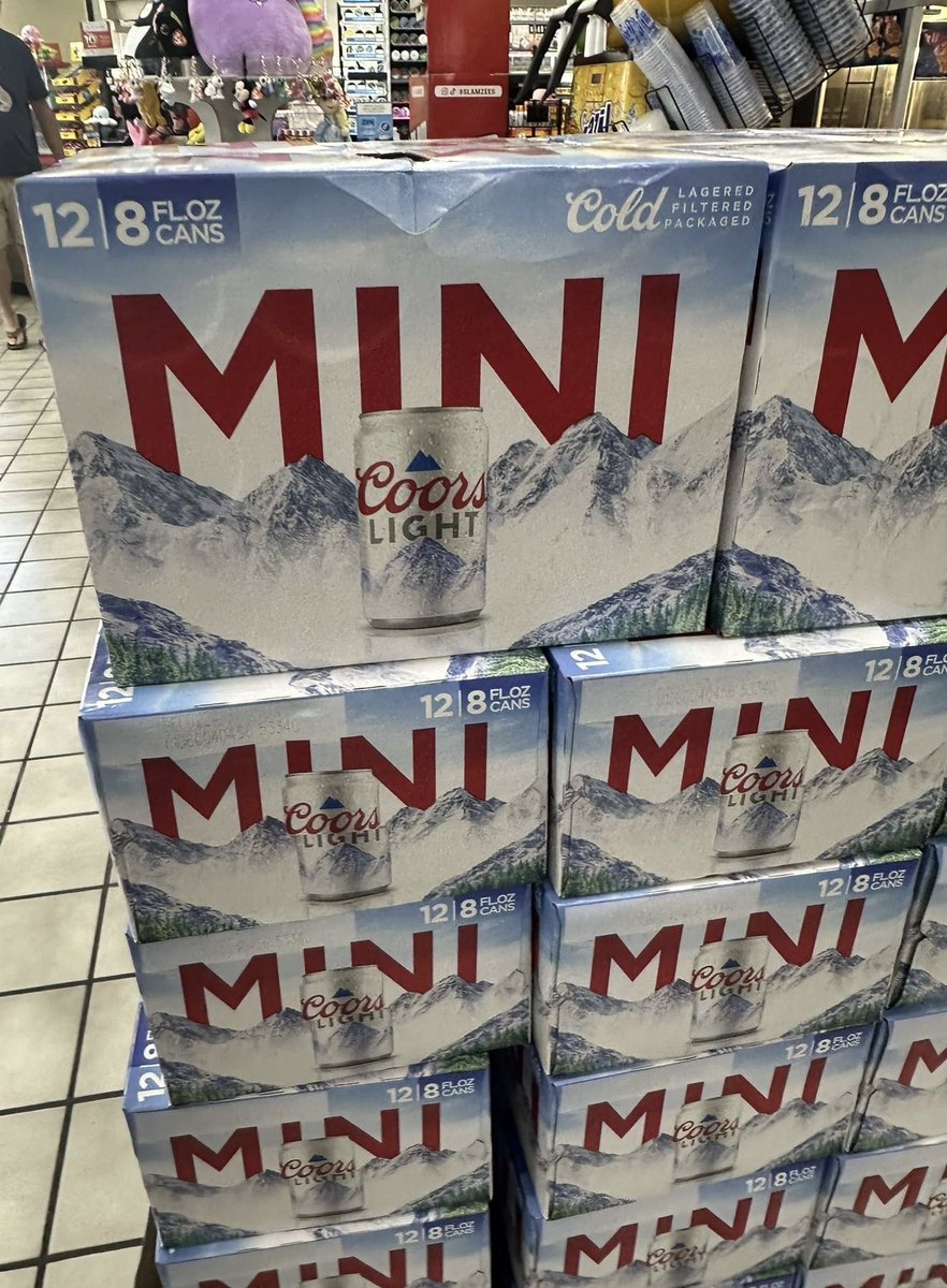 philblackman_'s tweet image. What is this bullshit? They literally shrank the game.