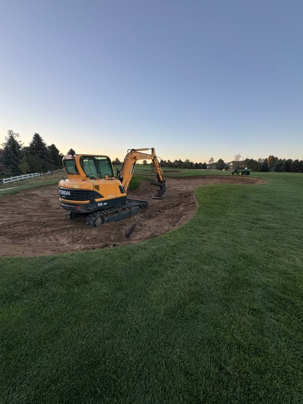 XGD_Systems's tweet photo. @TDI_Golf is at the stunning @ridgecpn with @troon in #colorado #fallgolf #bunkers #turflife #turfgrass #construction #golf #bluesky #bigequipment #hardwork #tdi #xgd https://t.co/JVWA2aPs4j