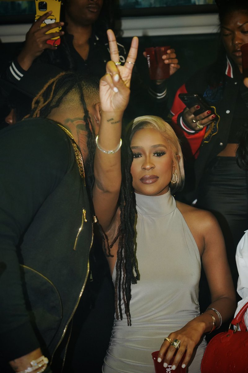 DeJLoaf's tweet photo. My Album Drops at Midnight 🥂 https://t.co/YU6aQeWnLS